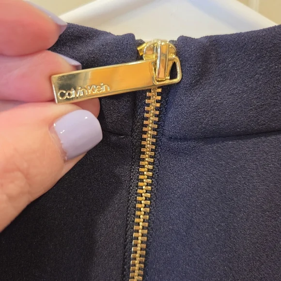 ‼️3/$30‼️Calvin Klein Tie-Neck Scuba Crepe Dress Womens 2 Navy High Neck Zip - Picture 10 of 16